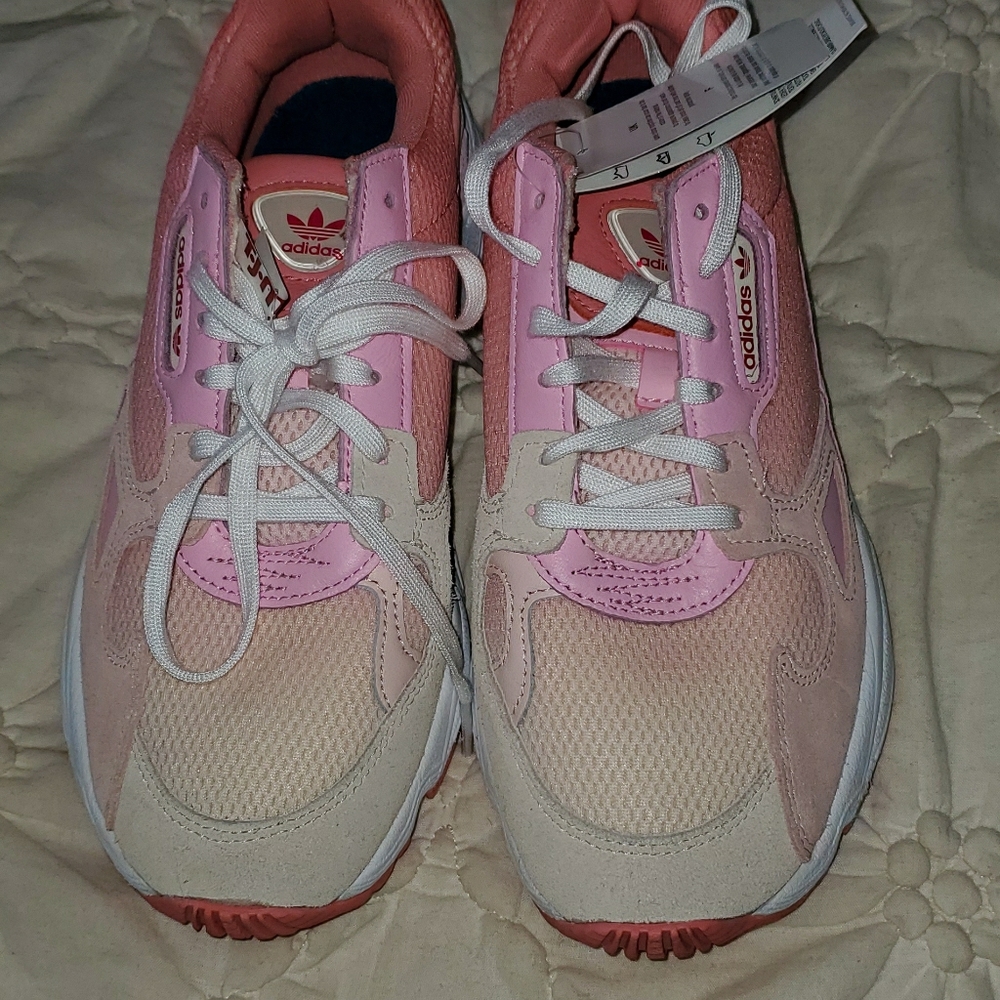Adidas Falcon W